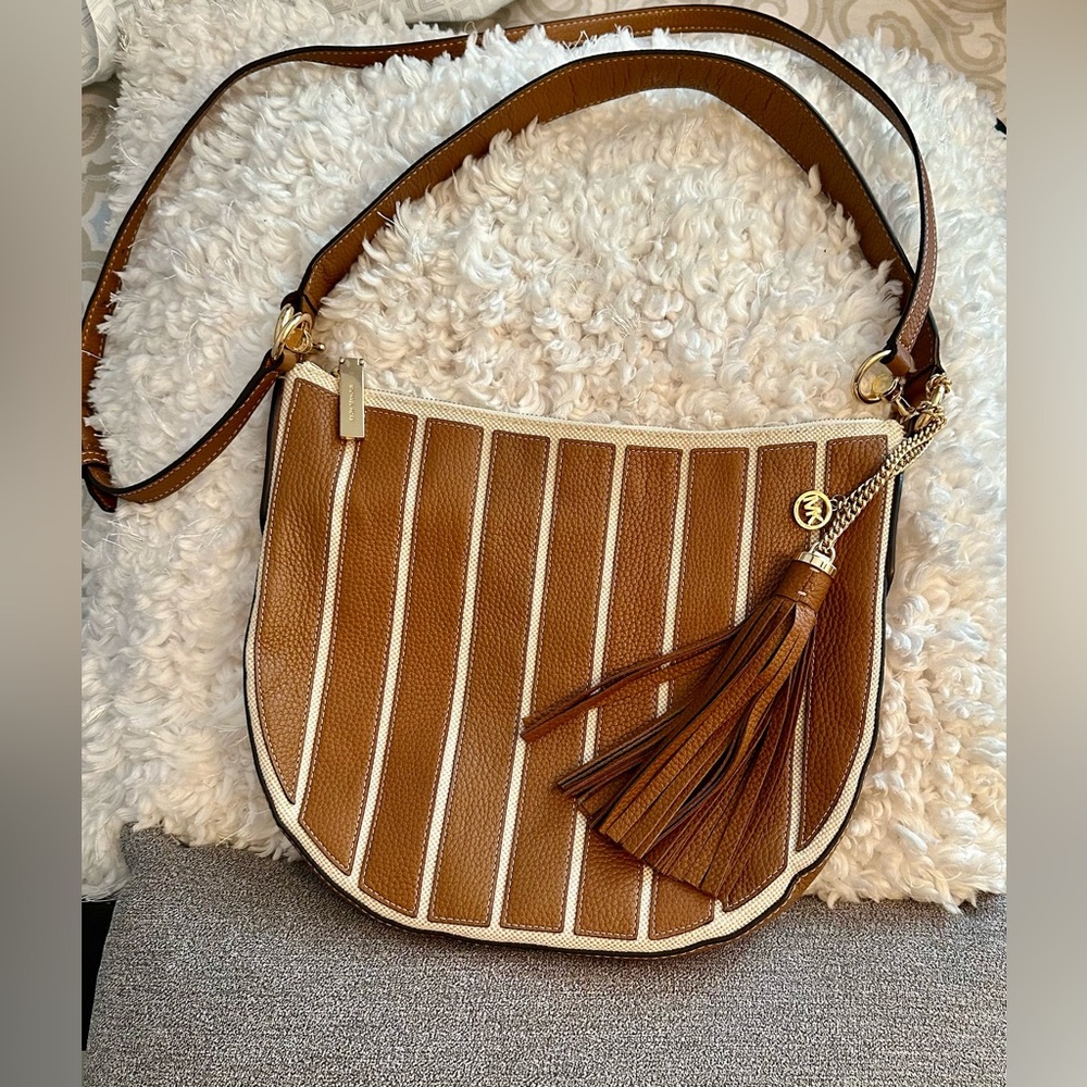 Michael Kors Brooklyn Medium Hobo